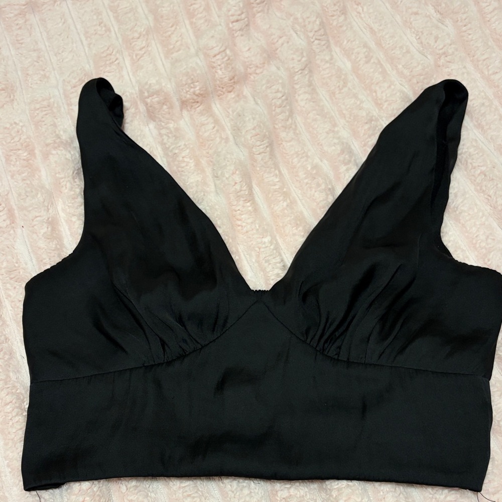 Black Sleeveless Crop Top